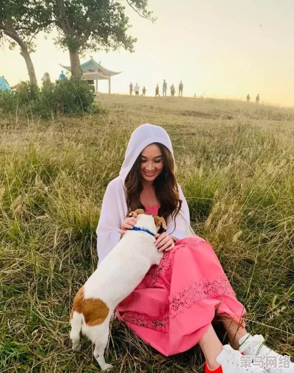 少女频道在线观看高清：某知名女明星被曝与富商约会，疑似恋情曝光