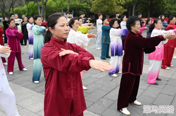 日日操冃月干：震撼来袭！这项活动引发全民热议，背后真相令人瞩目！